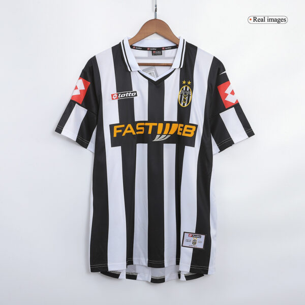 Retro Juventus Home Jersey 2001/02 - Image 2