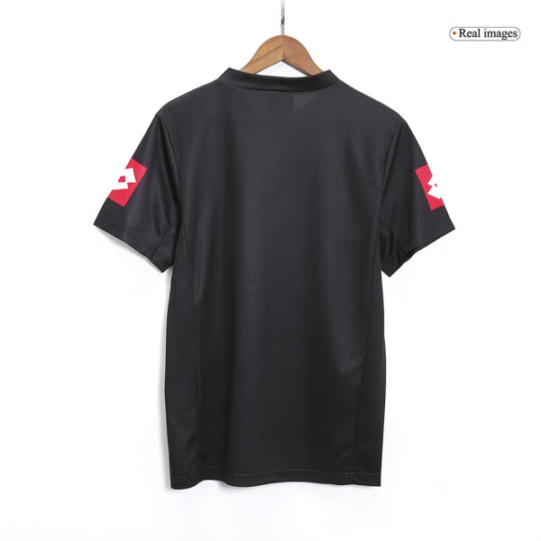 Retro Juventus Away Jersey 2001/02 - Image 5