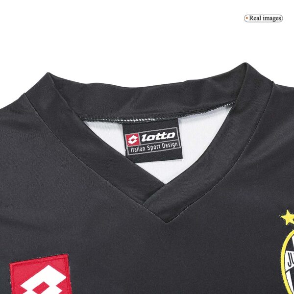 Retro Juventus Away Jersey 2001/02 - Image 6