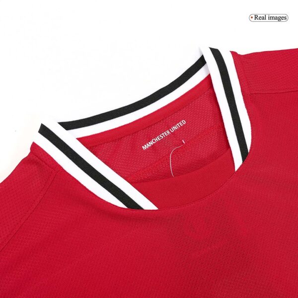 Retro Manchester United Home Jersey 2011/12 - Image 5