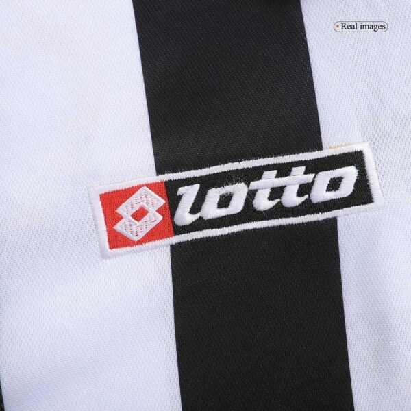 Retro Juventus Home Jersey 2001/02 - Image 5
