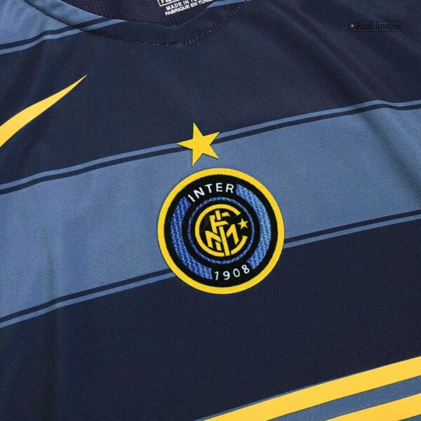 Retro Inter Milan Away Jersey 2004/05 - Image 6