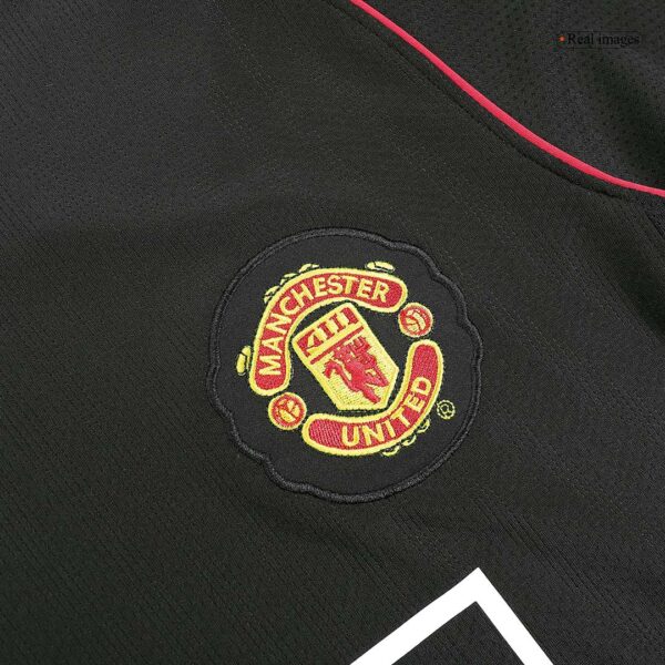 Retro Manchester United Away Long Sleeve Jersey 2007/08 - Image 6