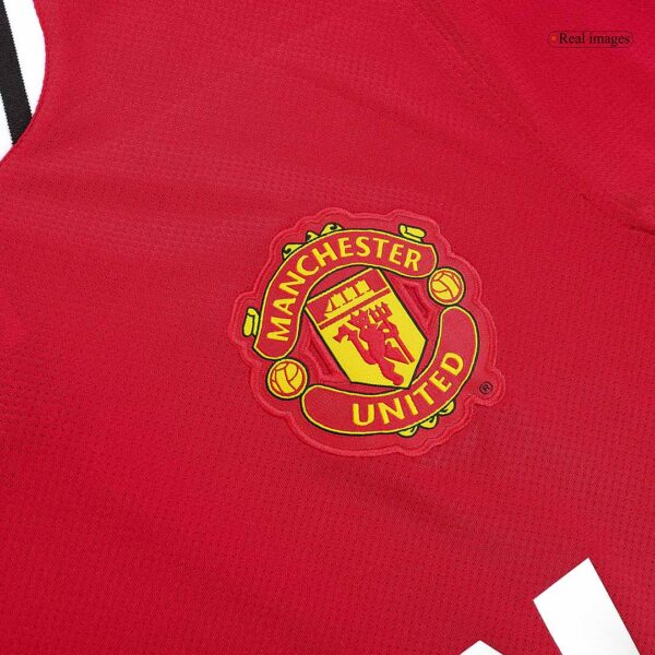 Retro Manchester United Home Jersey 2011/12 - Image 6