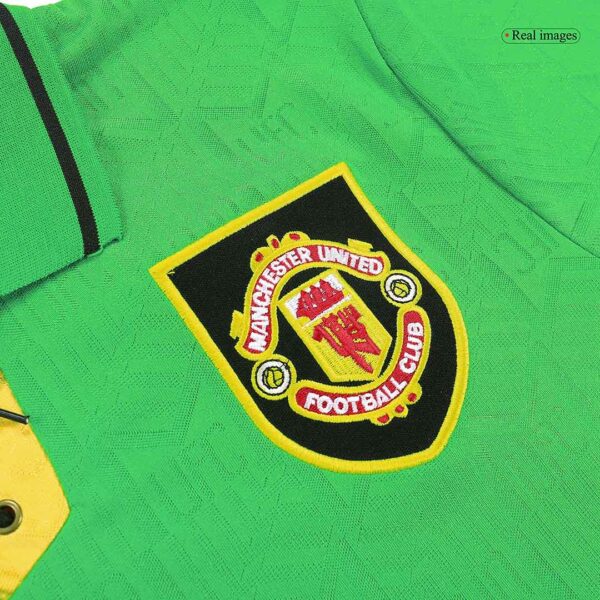 Retro Manchester United Away Jersey 1992/94 - Image 12