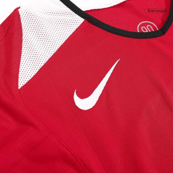 Rooney #8 Retro Manchester United Home Jersey 2005/06 - Image 9