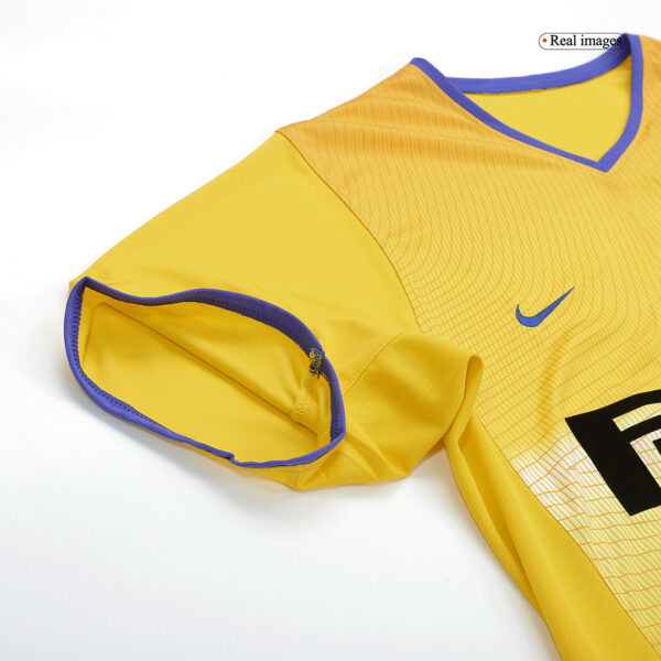 Retro Inter Milan Third Jersey 2002/03 - Image 10