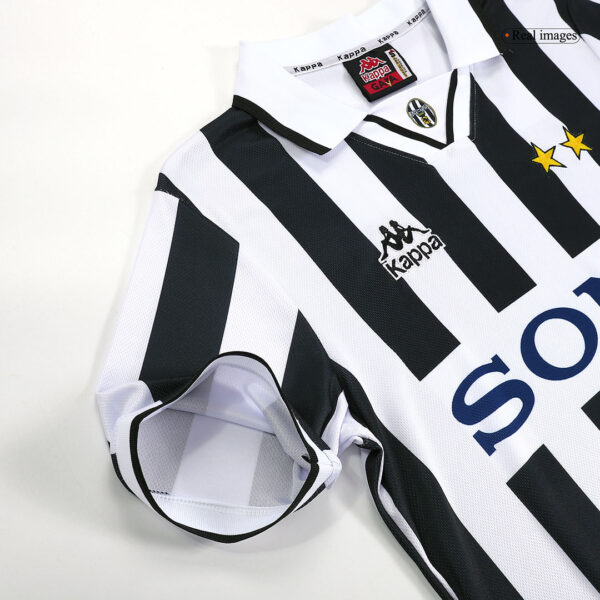 Retro Juventus Home Jersey 1996/97 - Image 9