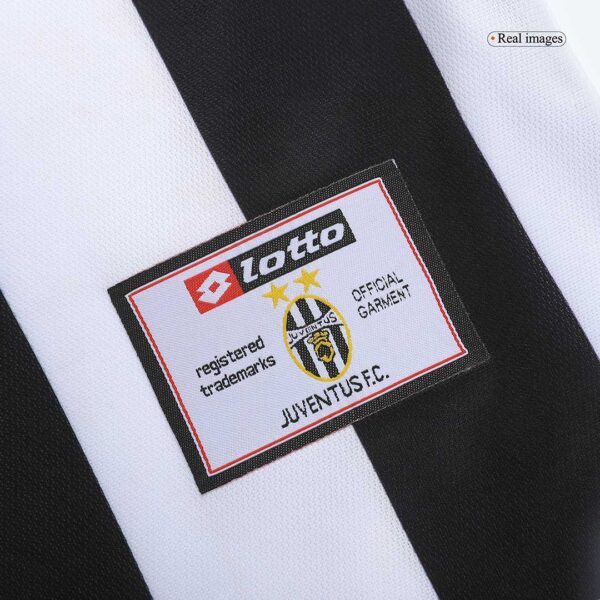 Retro Juventus Home Jersey 2001/02 - Image 9