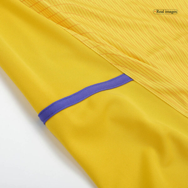 Retro Inter Milan Third Jersey 2002/03 - Image 11