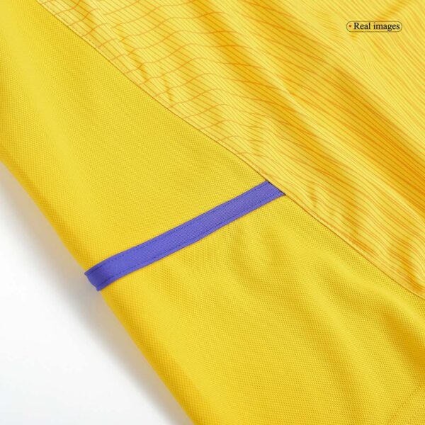 Retro Leeds United Third Jersey 2002/03 - Image 12