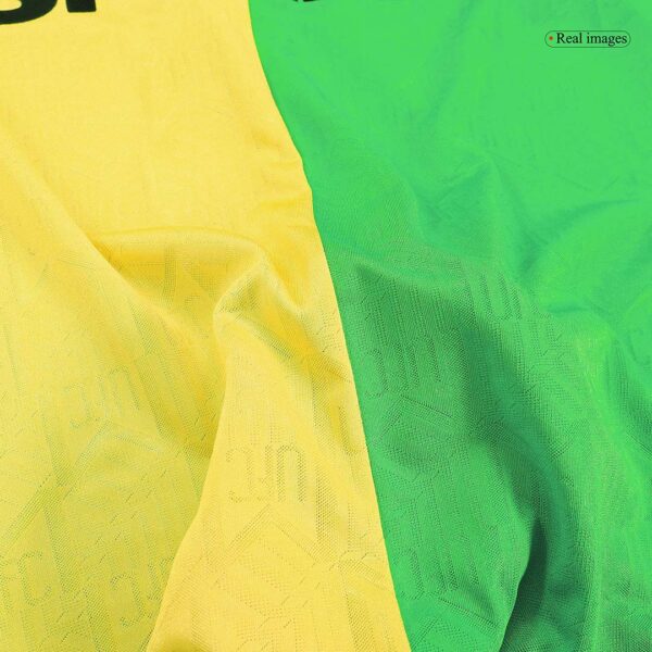 Retro Manchester United Away Jersey 1992/94 - Image 17