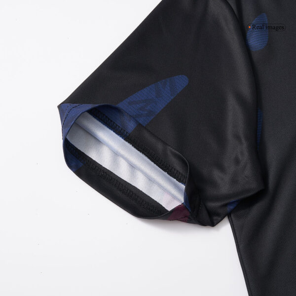 Manchester United Pre-Match Jersey 2024/25 - Image 13