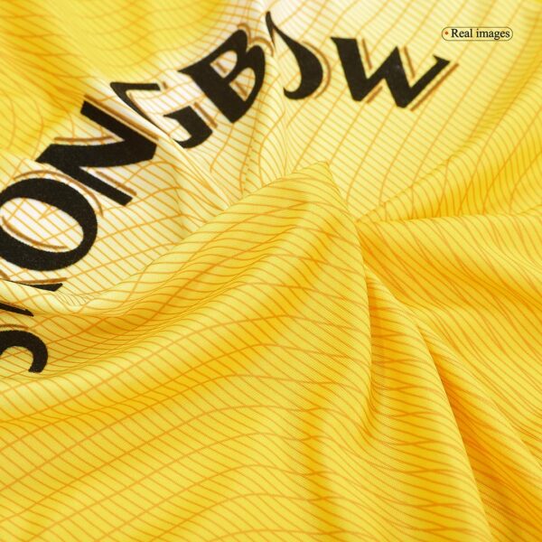 Retro Leeds United Third Jersey 2002/03 - Image 14
